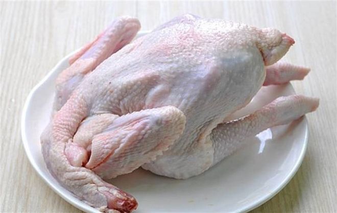 gà làm sạch, để ráo