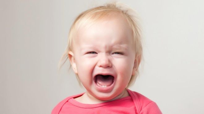 bệnh chảy máu cam ở trẻ em khiến bé khó thở phải thở bằng miệng