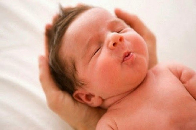 tóc máu trẻ sơ sinh