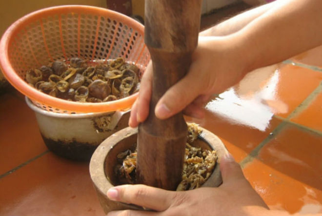 giã cua bằng tay