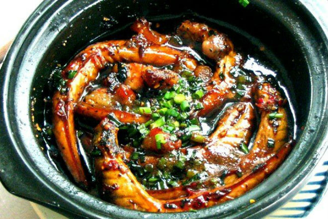kho đến khi cá kèo quyện lại