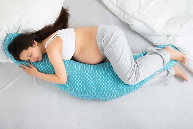 Tư thế ngủ có ảnh hưởng đến sức khỏe của mẹ bầu
