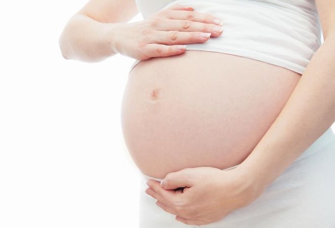 Có nhiều nguyên nhân khiến mẹ bầu bị bụng cứng