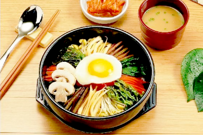 Cơm trộn Hàn Quốc hấp dẫn.