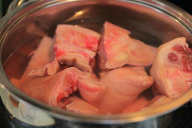 luộc qua giò heo