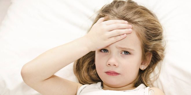 đo nhiệt độ cho bé