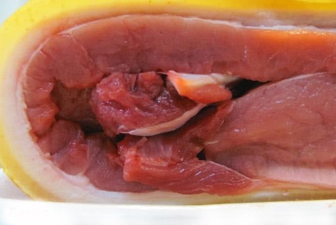thịt lợn rửa sạch, để ráo