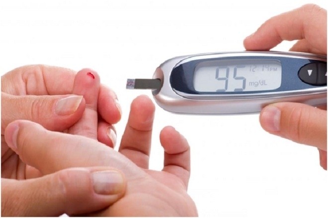 Các bác sĩ sẽ lấy mẫu máu để kiểm tra đường huyết vào lúc bụng mẹ trống rỗng