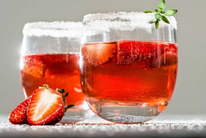 lợi ích rượu dâu tây