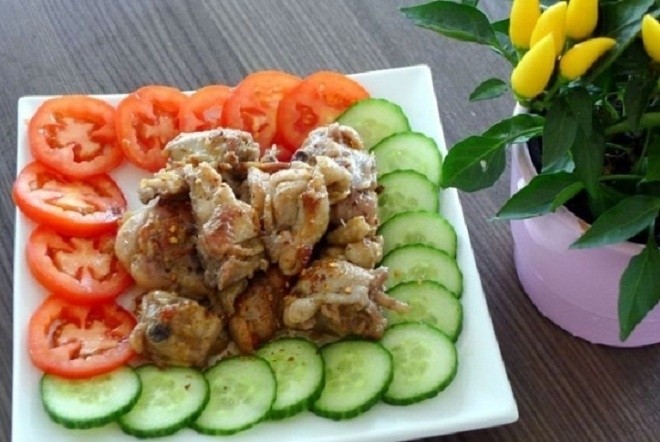 món gà rang sả ớt