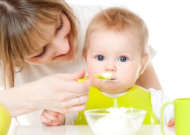 thời điểm ăn dặm hợp lý là khi trẻ được 6 tháng tuổi