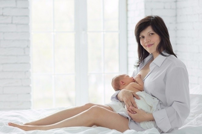 trẻ 1 2 tháng có nhu cầu sữa mẹ rất lớn