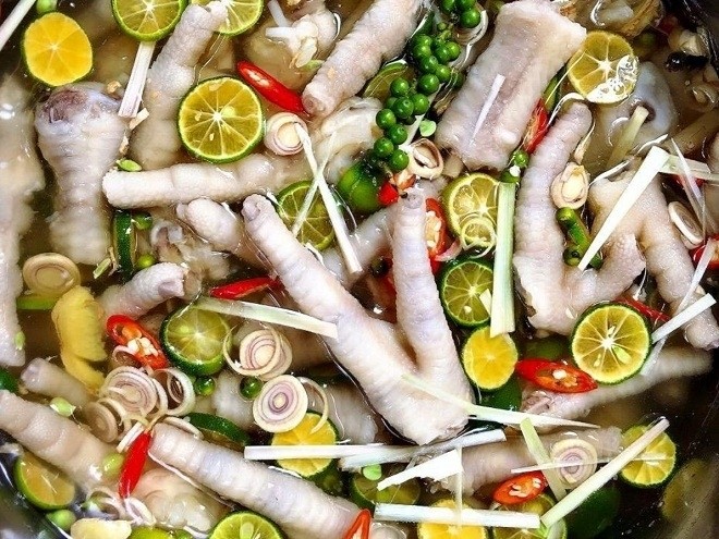 chân gà ngâm sả tắc