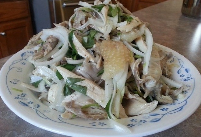 gỏi gà hành tây
