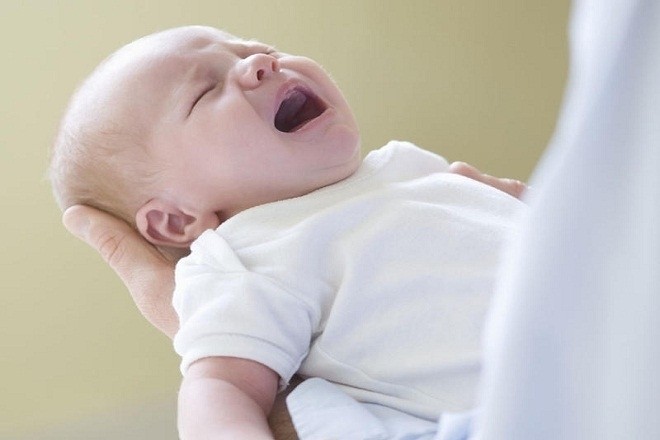 bé khóc gắt