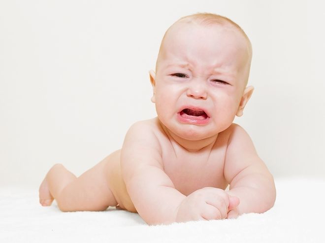 trẻ sơ sinh khóc đêm còn gọi là khóc dạ đề