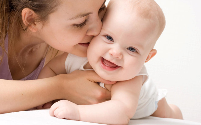 giữ một thời gian nhất định cho trẻ về ăn uống ngủ nghỉ chơi đùa