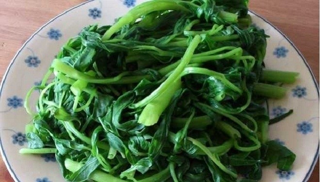xào rau muống