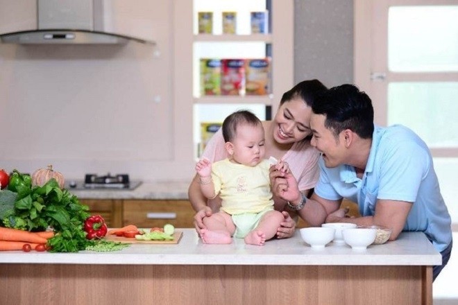 ba mẹ cho bé ăn dặm