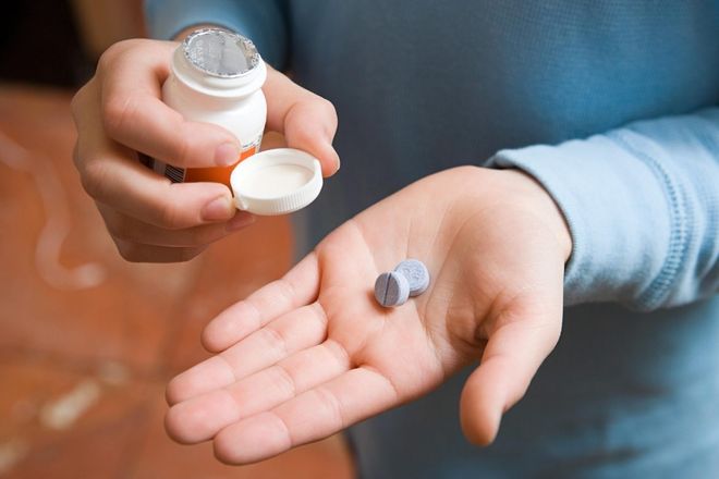 các bác sĩ sẽ chỉ định người bệnh dùng thuốc để tầm soát hiện tượng