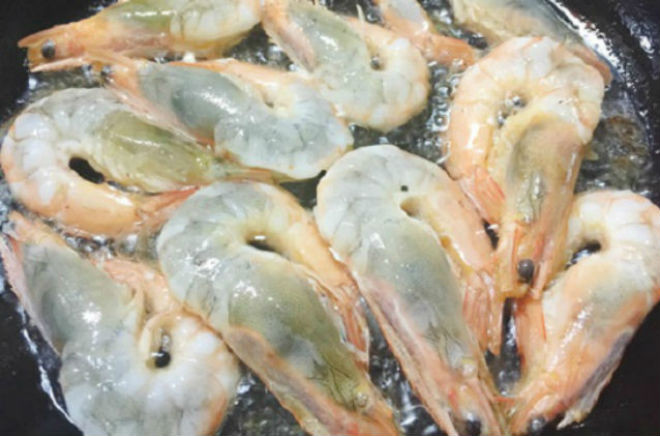 xào tôm