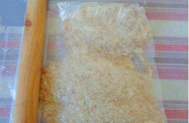 cán vụn bánh mì