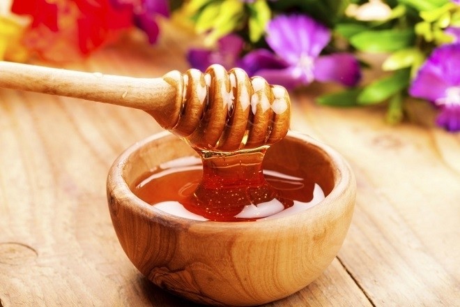 dùng mật ong để chữa nấc cụt cho bé