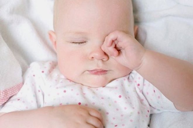 giấc ngủ có ảnh hưởng lớn đến sự phát triển trí tuệ của trẻ