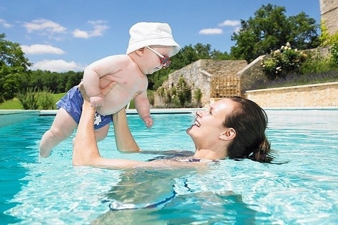 tùy theo từng tháng tuổi mà thời gian tắm nắng có thể khác nhau