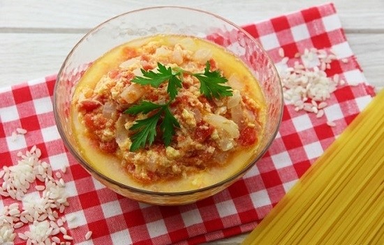 bát canh trứng
