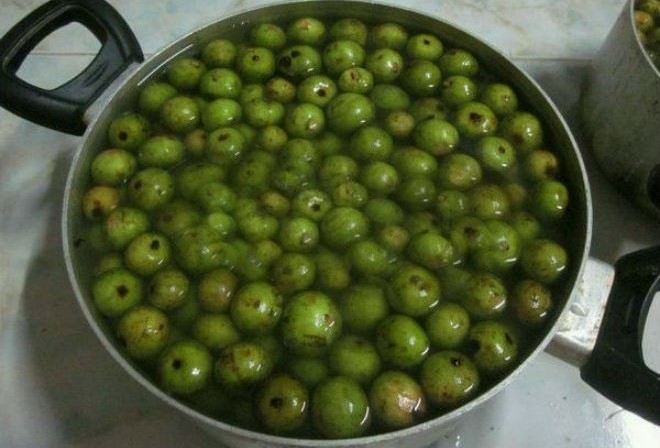 sung bỏ cuống ngâm dấm qua đêm