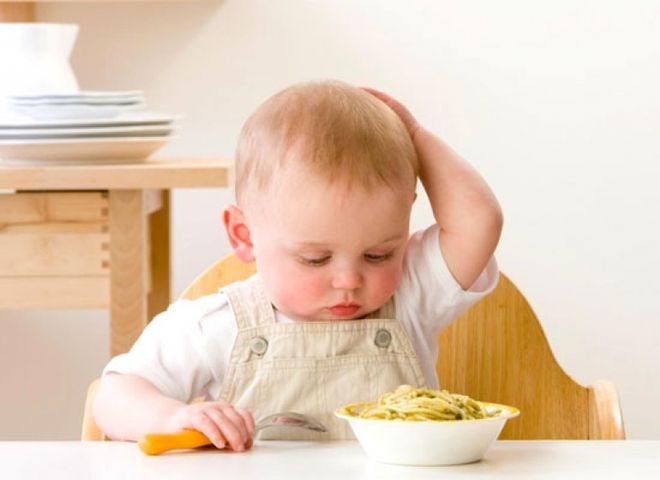 trẻ biếng ăn có thể do bệnh lý đường ruột