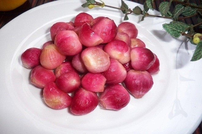 Hành muối đúng cách sẽ vừa có độ chua chua giòn giòn vừa không bị hăng