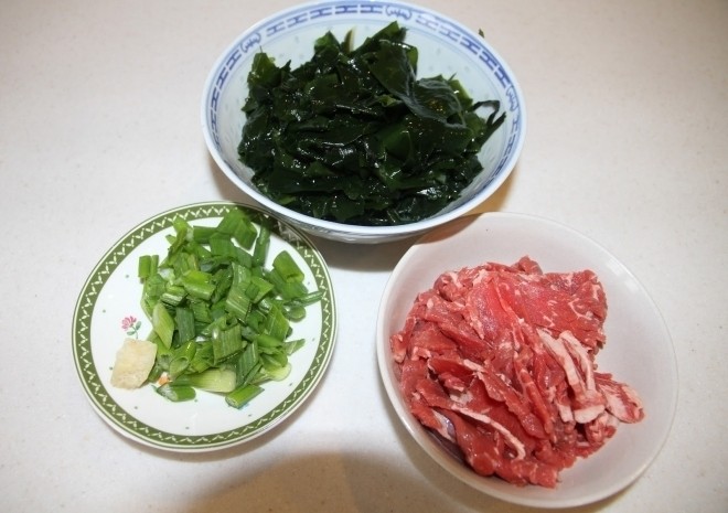 nguyên liệu làm canh rong biển nấu thịt bò