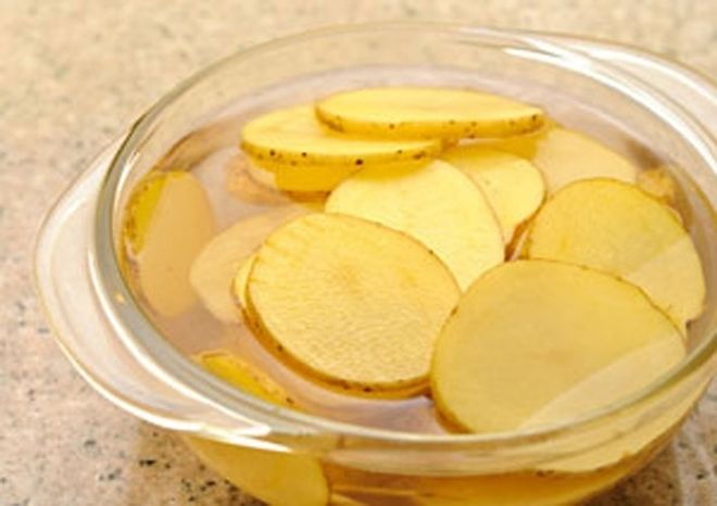cách hạ sốt bằng khoai tây rất đơn giản nhưng lại hiệu quả cao