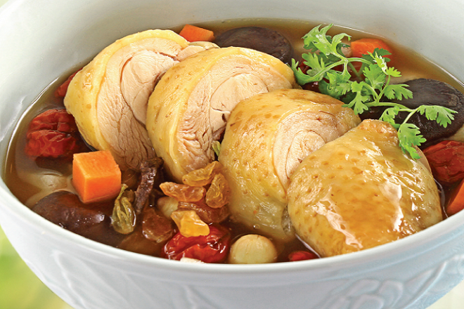 canh gà hầm thuốc bắc