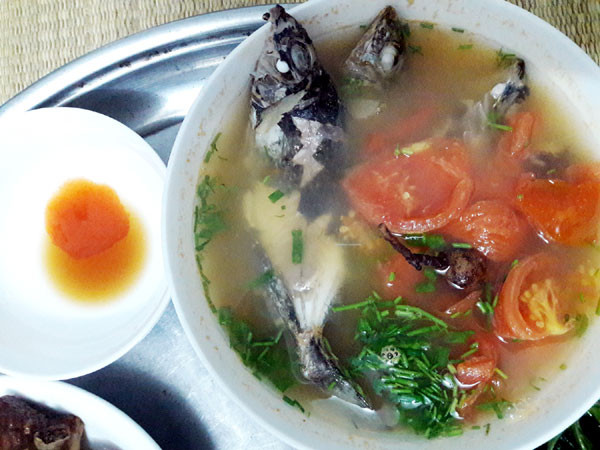 canh cá nấu thì là