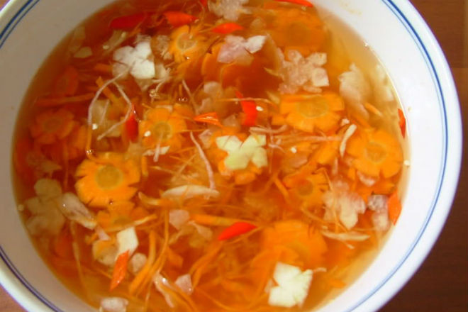 nước mắm chấm bún chả giò