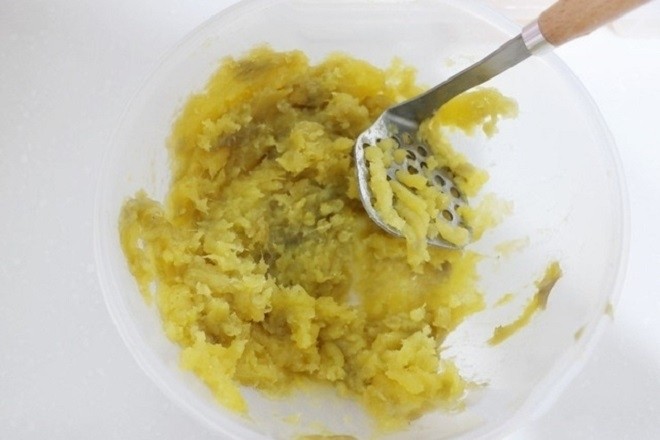 khoai lang luộc chín, nghiền nát
