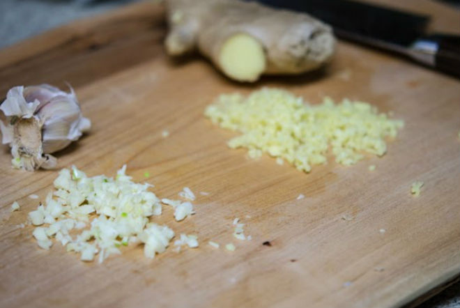 gừng tỏi băm nhỏ