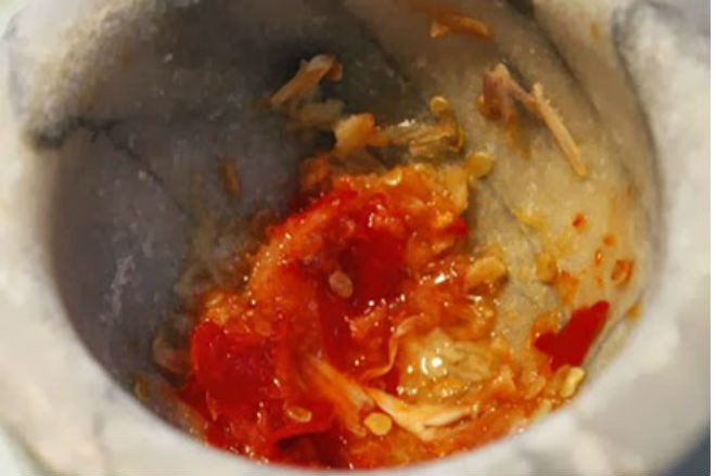gừng tỏi ớt giã nhuyễn