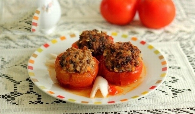 cà chua nhồi thịt