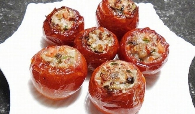 chiên qua cà chua với dầu