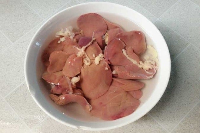 gan gà loại bỏ hết phần xơ rửa sạch