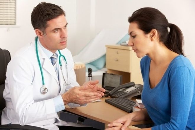 cần phải gặp bác sĩ ngay nếu đã có thai mà vẫn có máu kinh