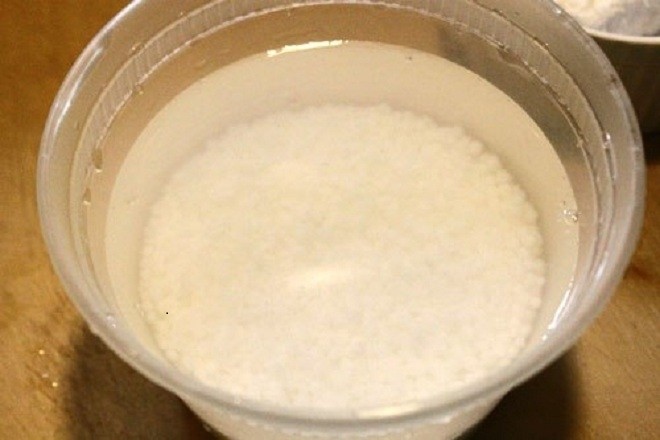 Bột báng đem ngâm nước