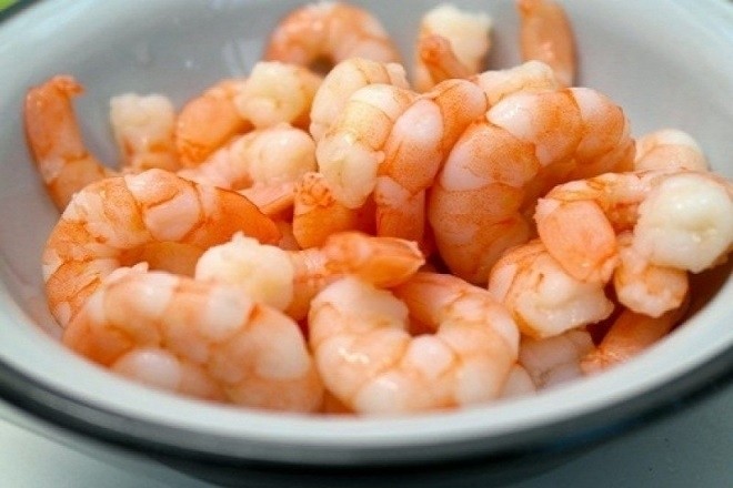 tôm luộc chín bóc vỏ