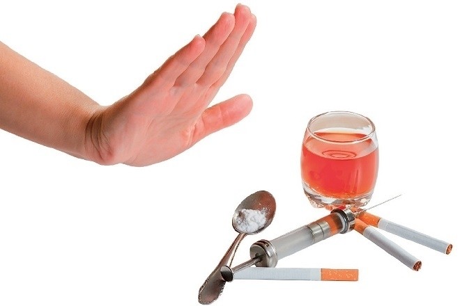 Nên tránh xa thuốc lá và các chất kích thích