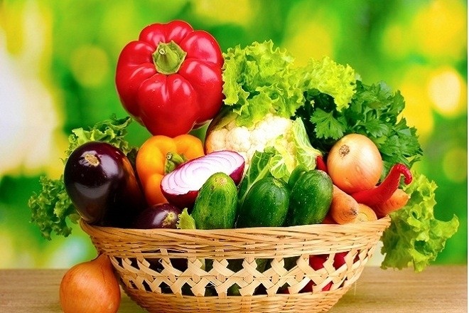 nên cho trẻ làm quen với rau củ ngay từ những bữa ăn dặm đầu tiên