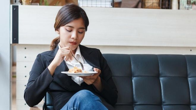 hãy luôn thủ sẵn đồ ăn vặt bên mình